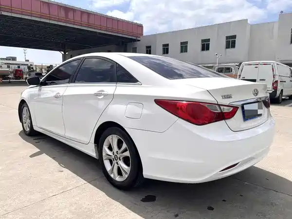 Hyundai Sonata 2011