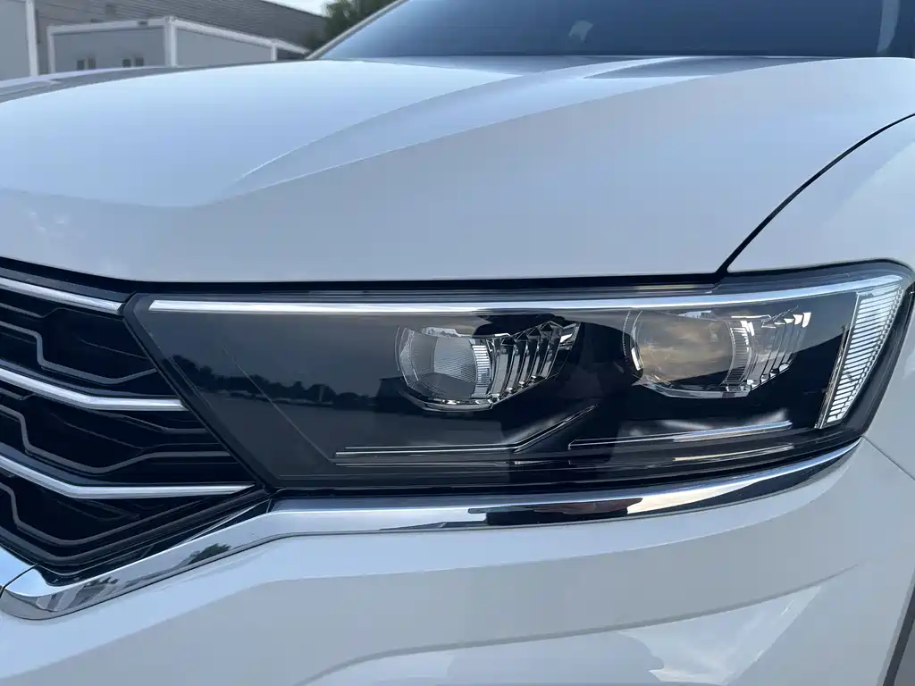Volkswagen T-Roc 2022 — фото 16