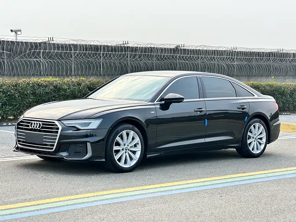 Audi A6L 2022 — фото 1