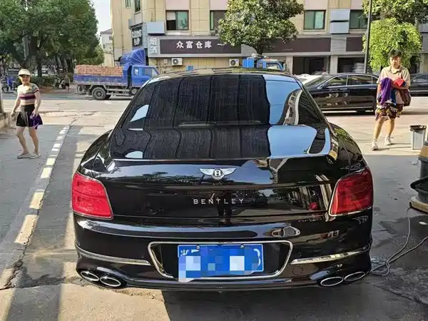 Bentley Flying Spur 2022