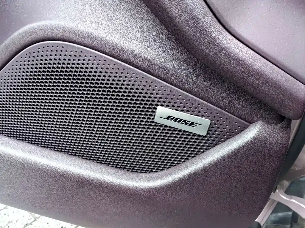 Porsche Taycan 2021 — фото 16