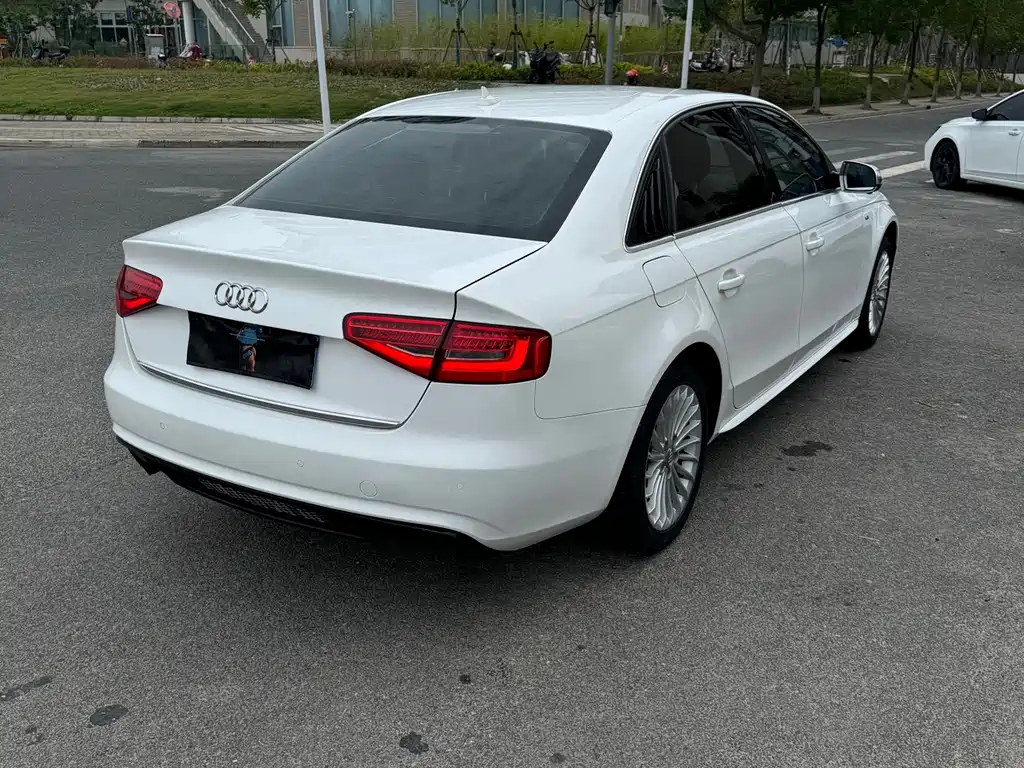 Audi A4L 2015 — фото 13