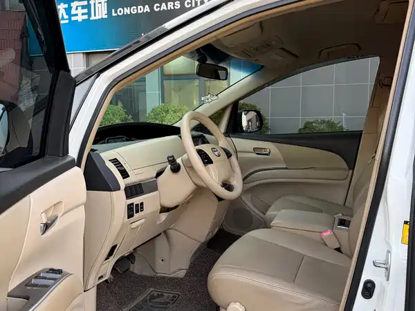 Toyota Previa 2015