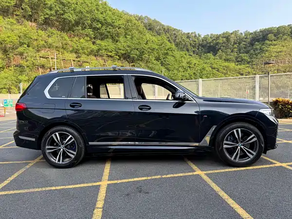 BMW X7 2021