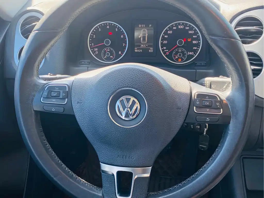 Volkswagen Tiguan 2017 — фото 14