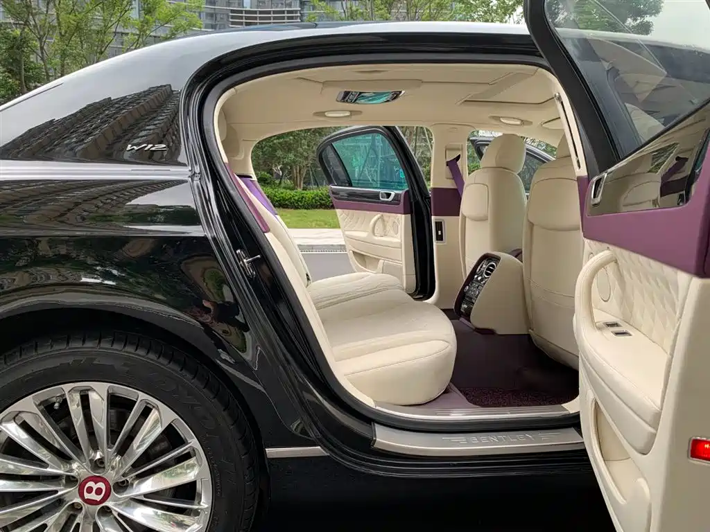 Bentley Flying Spur 2010 — фото 12