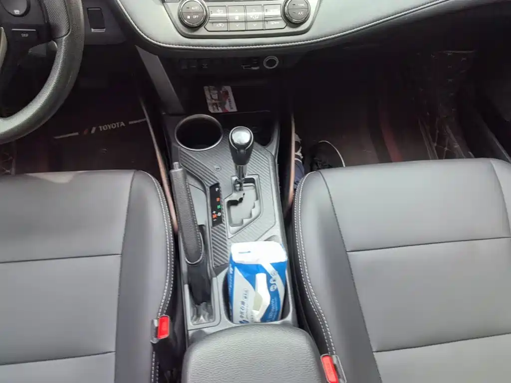 Toyota RAV4 2014 — фото 14