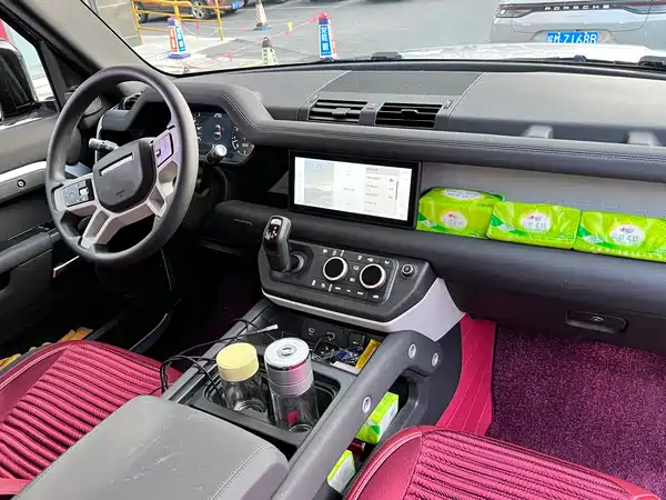Land Rover Defender 2021