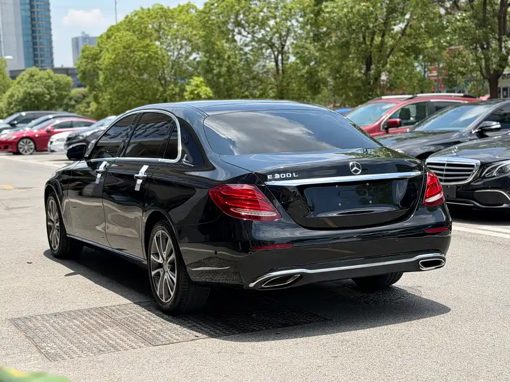 Mercedes-Benz E-Class 2019 — фото 10
