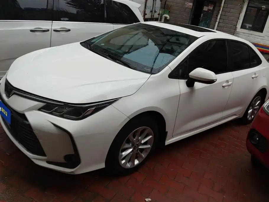 Toyota Corolla 2021 — фото 1