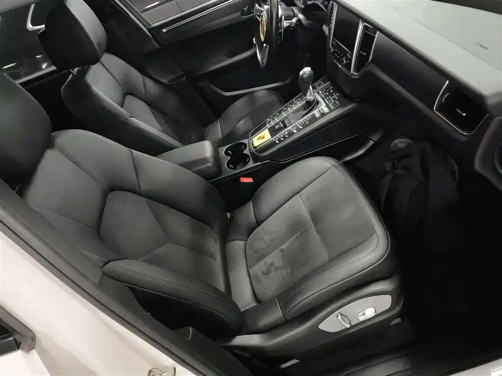 Porsche Macan 2017 — фото 25