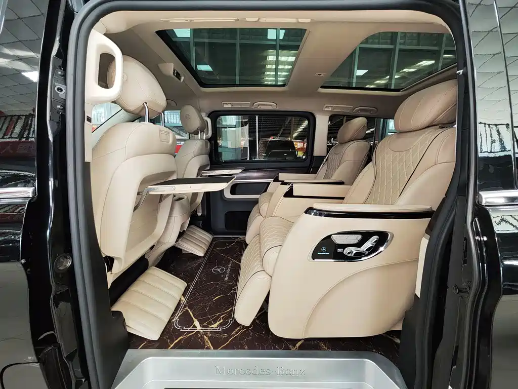 Mercedes-Benz V-Class 2022 — фото 10