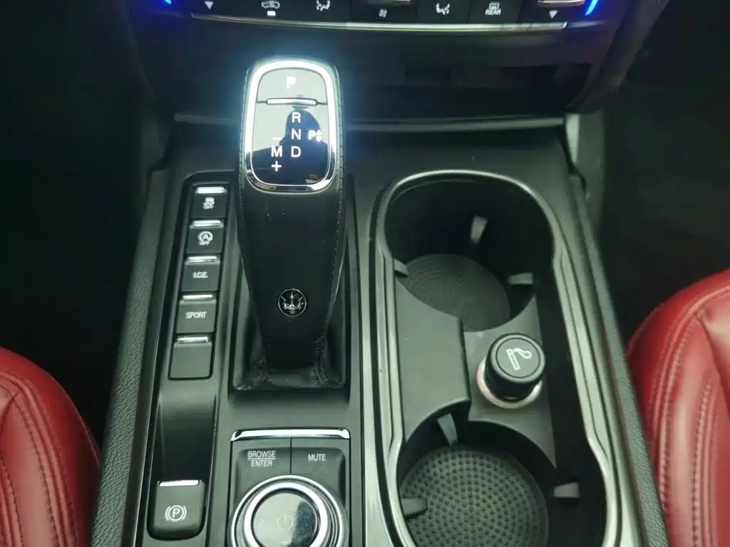 Maserati Ghibli 2023 — фото 13