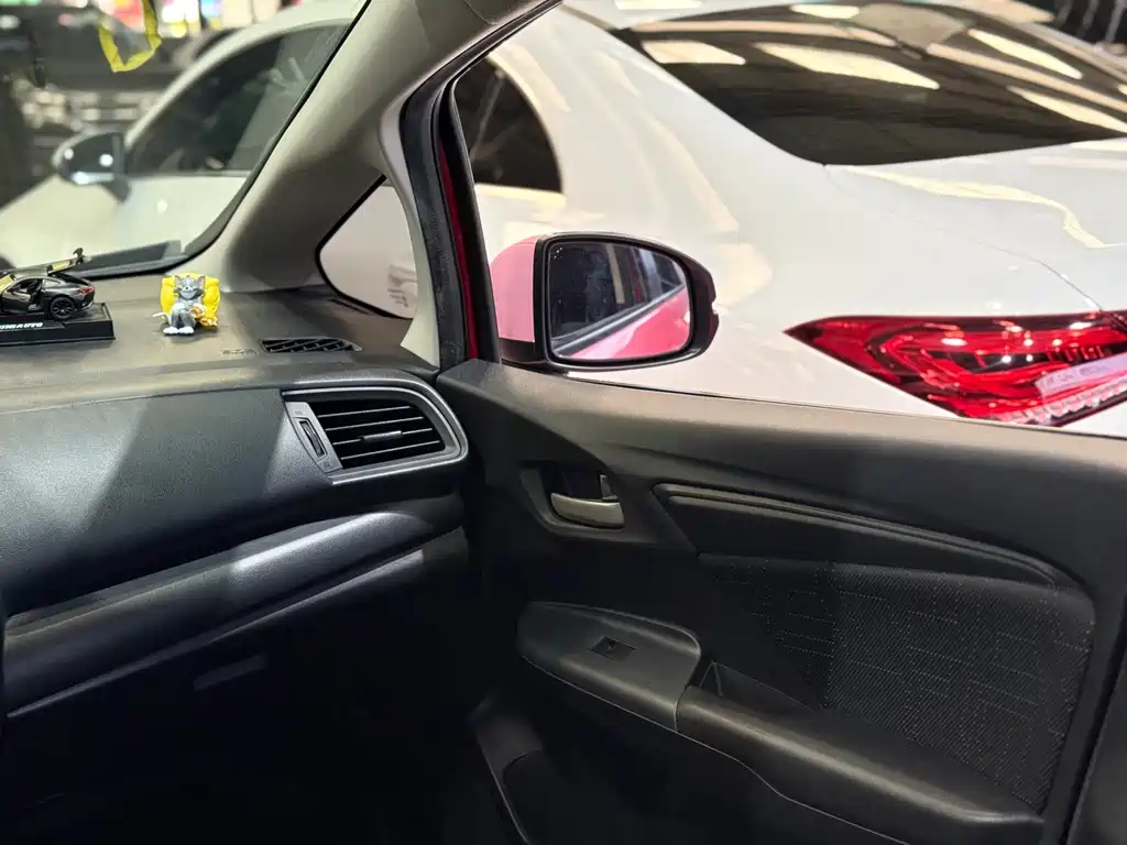 Honda Fit 2017 — фото 12