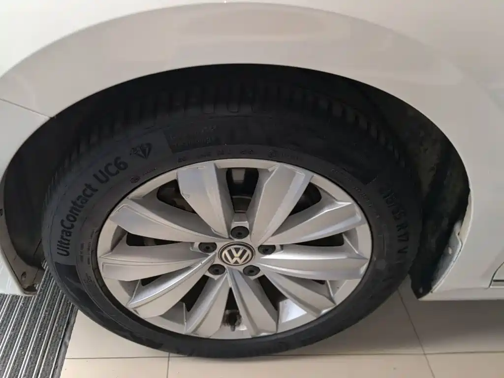 Volkswagen Passat 2019 — фото 25