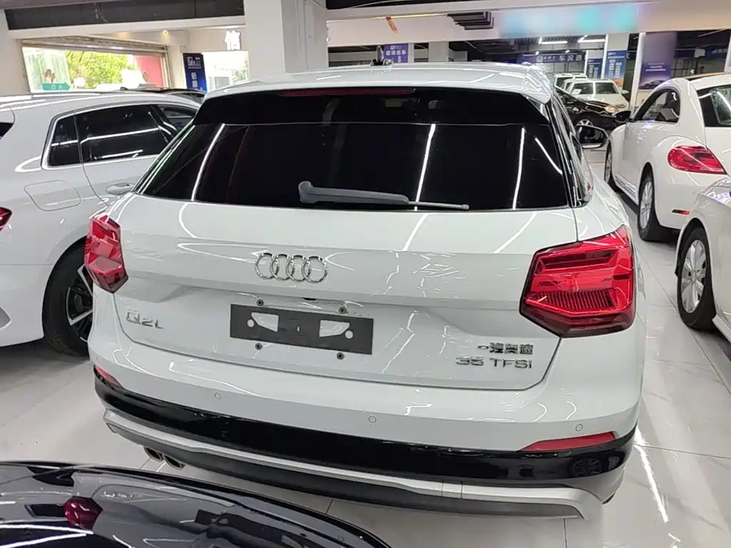 Audi Q2L 2020 — фото 6