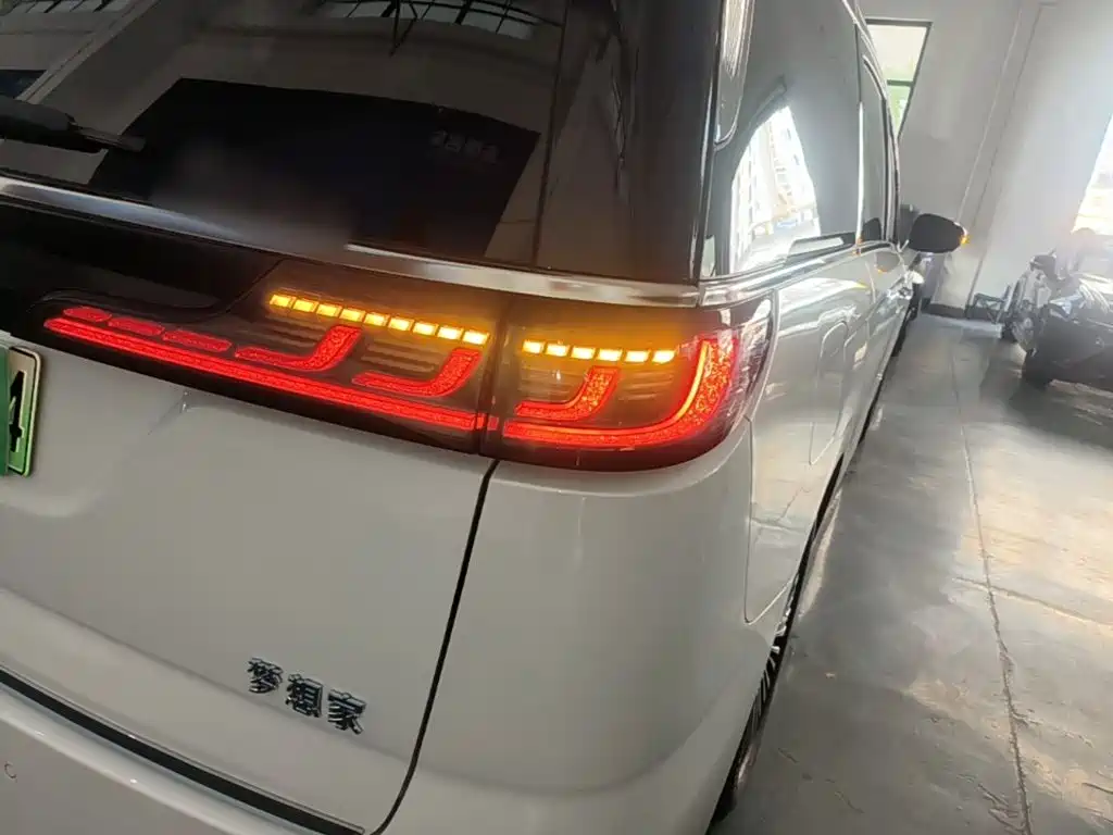 VOYAH Dreamer 2025 — фото 8