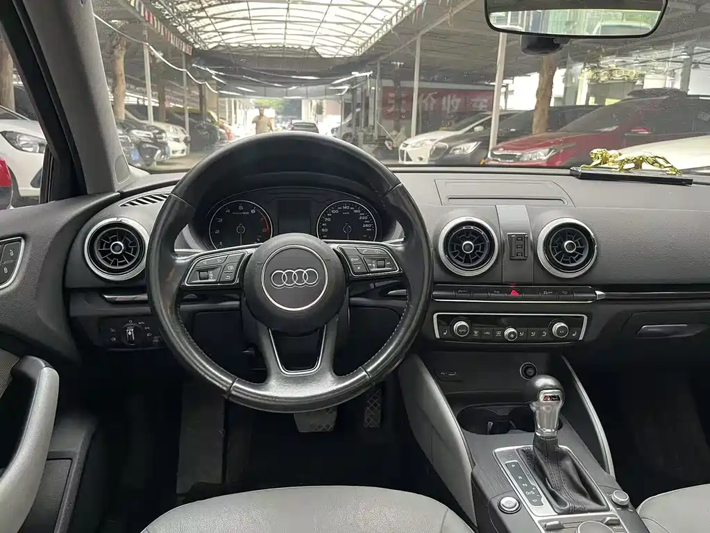 Audi A3 2018 — фото 17