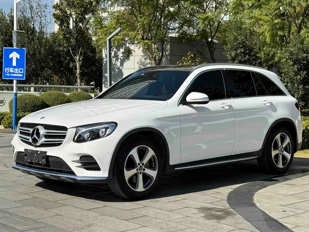 Mercedes-Benz GLC 2017 — фото 1