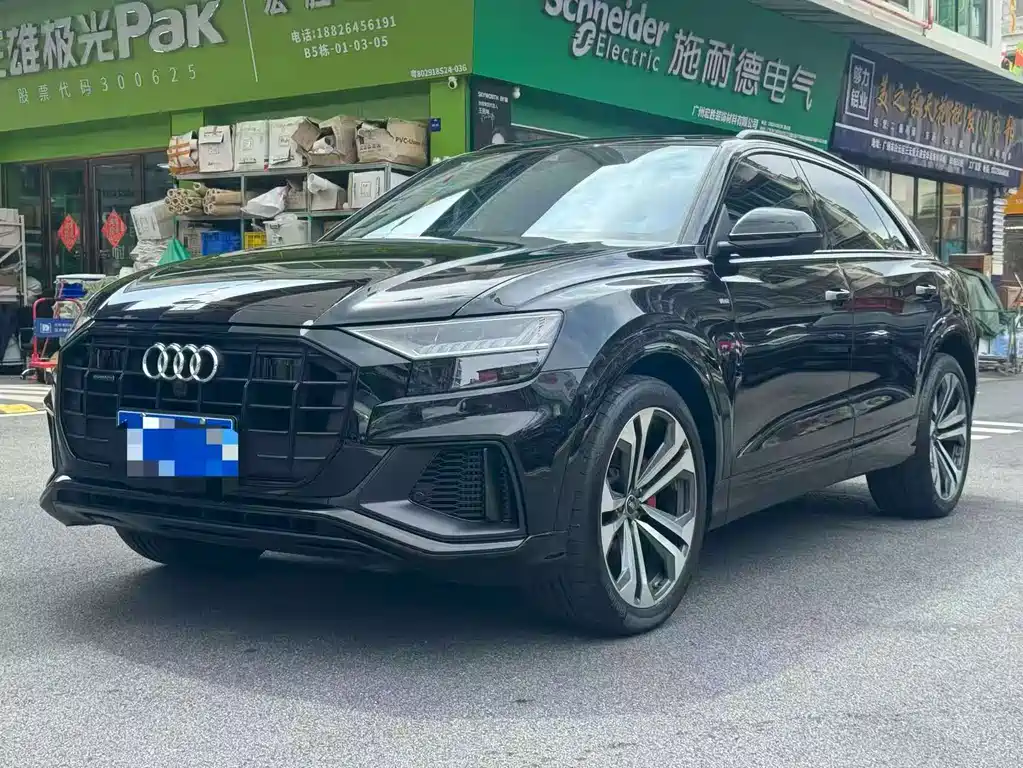 Audi Q8 2021 — фото 1
