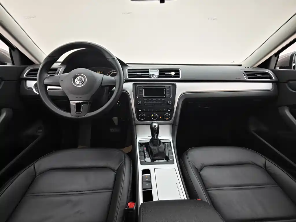 Volkswagen Passat 2014 — фото 9