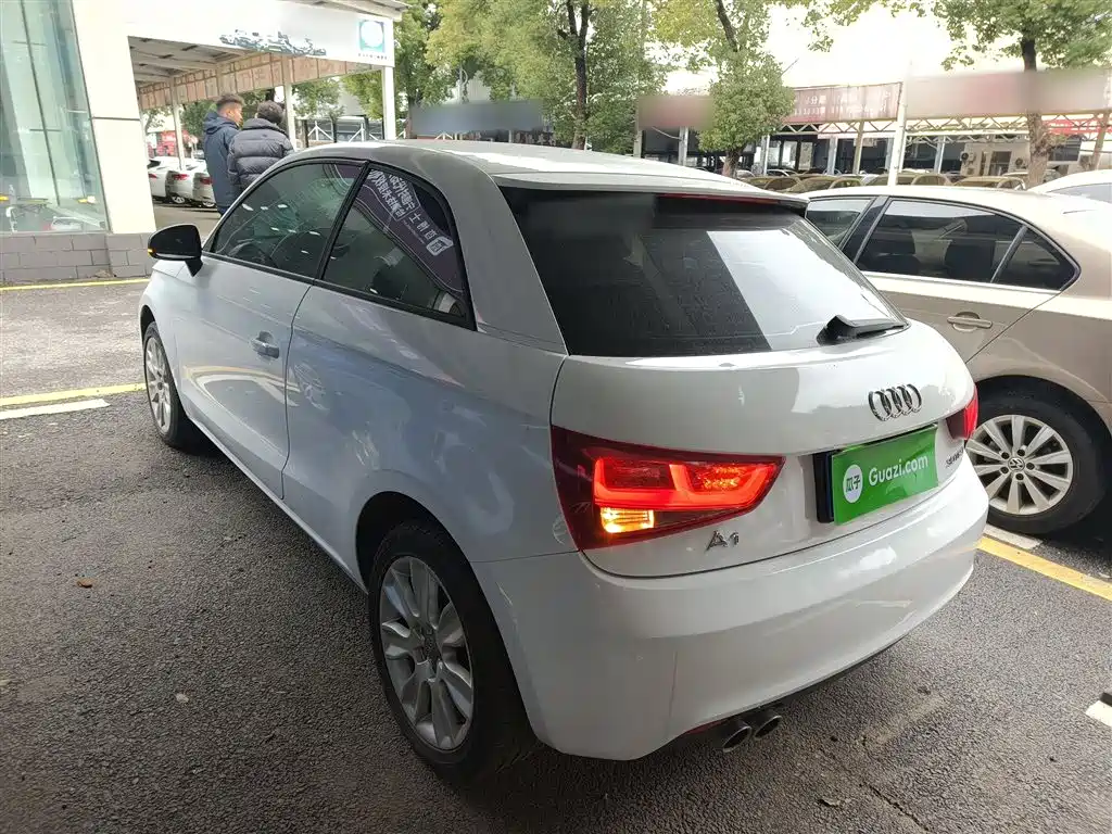 Audi A1 2016 — фото 23