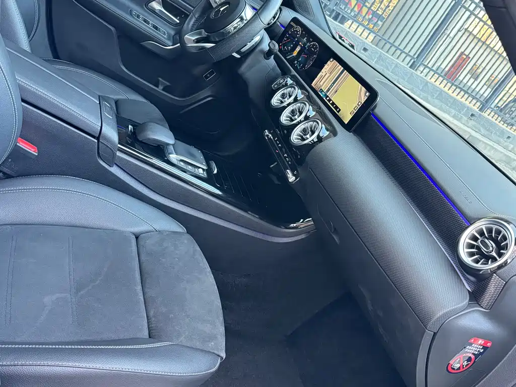Mercedes-Benz A-Class 2023 — фото 10