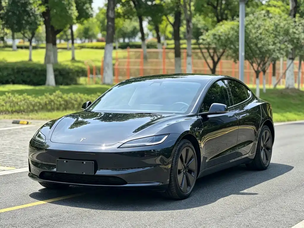 Tesla Model 3 2024 — фото 1