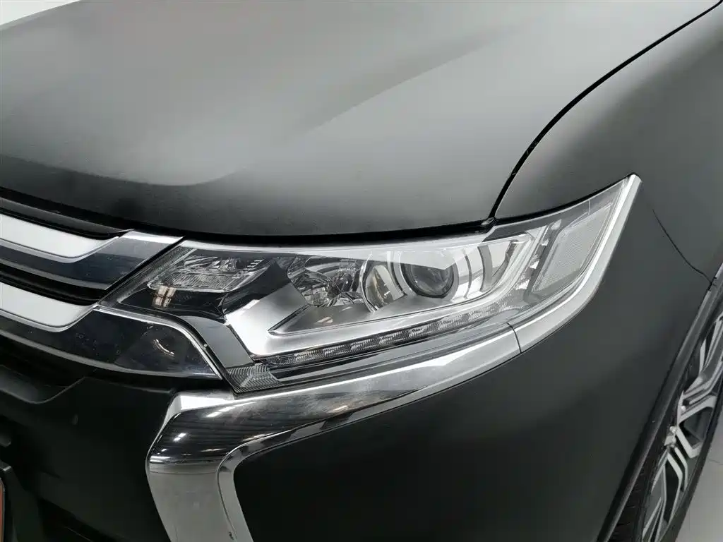 Mitsubishi Outlander 2018