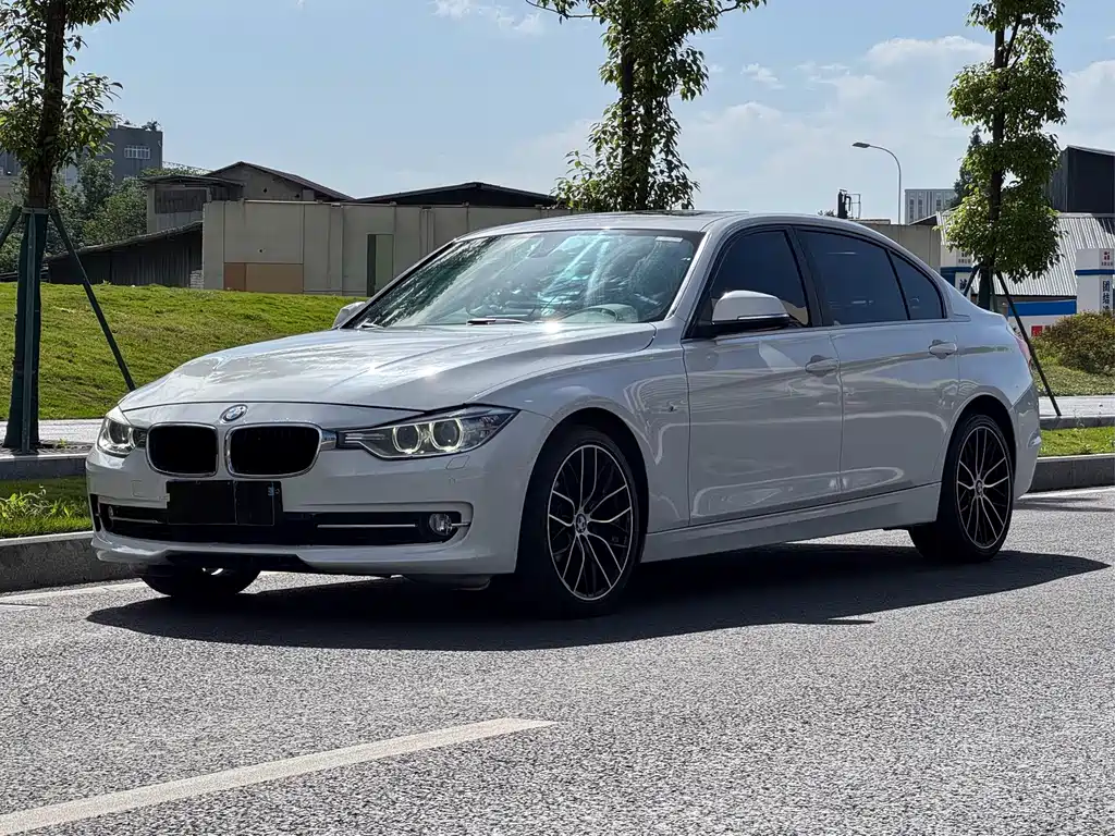 BMW 3 Series 2015 — фото 1