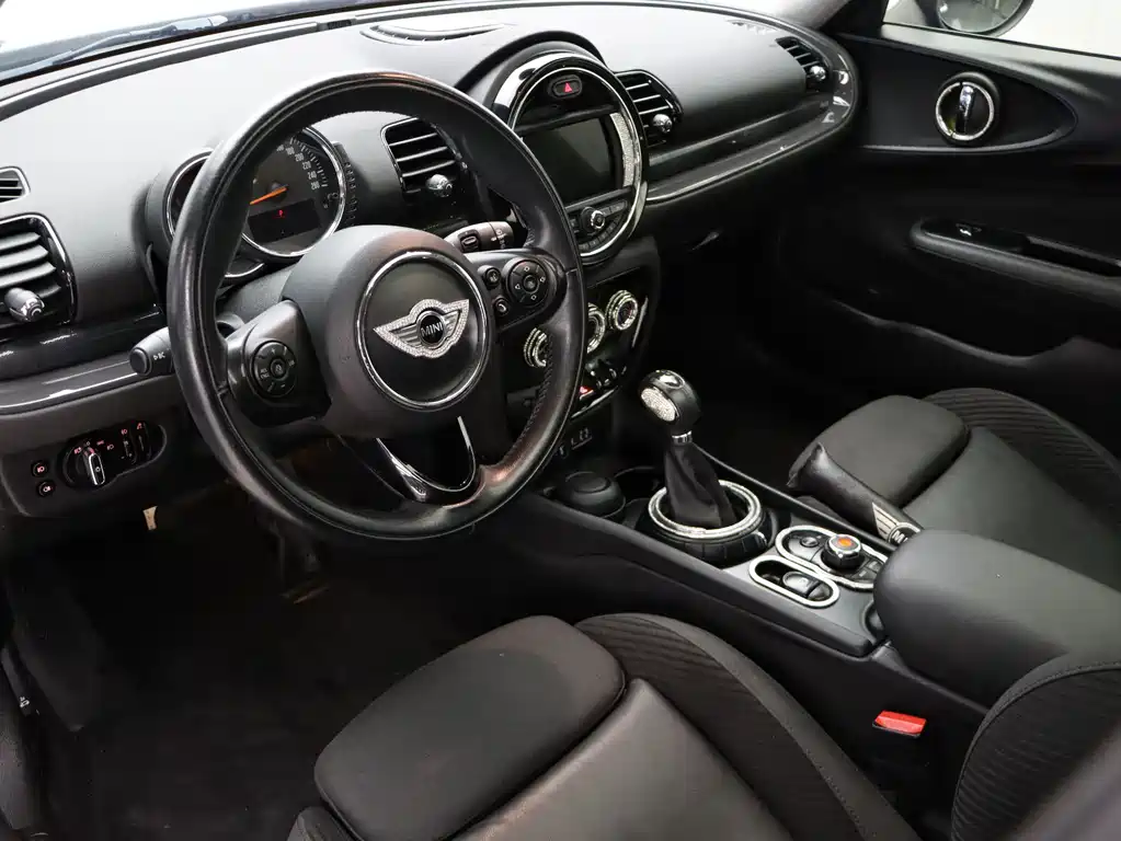 MINI Clubman 2017 — фото 16