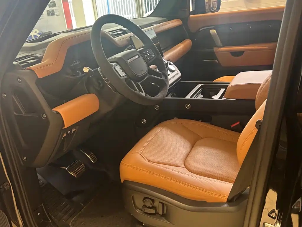 Land Rover Defender — фото 12