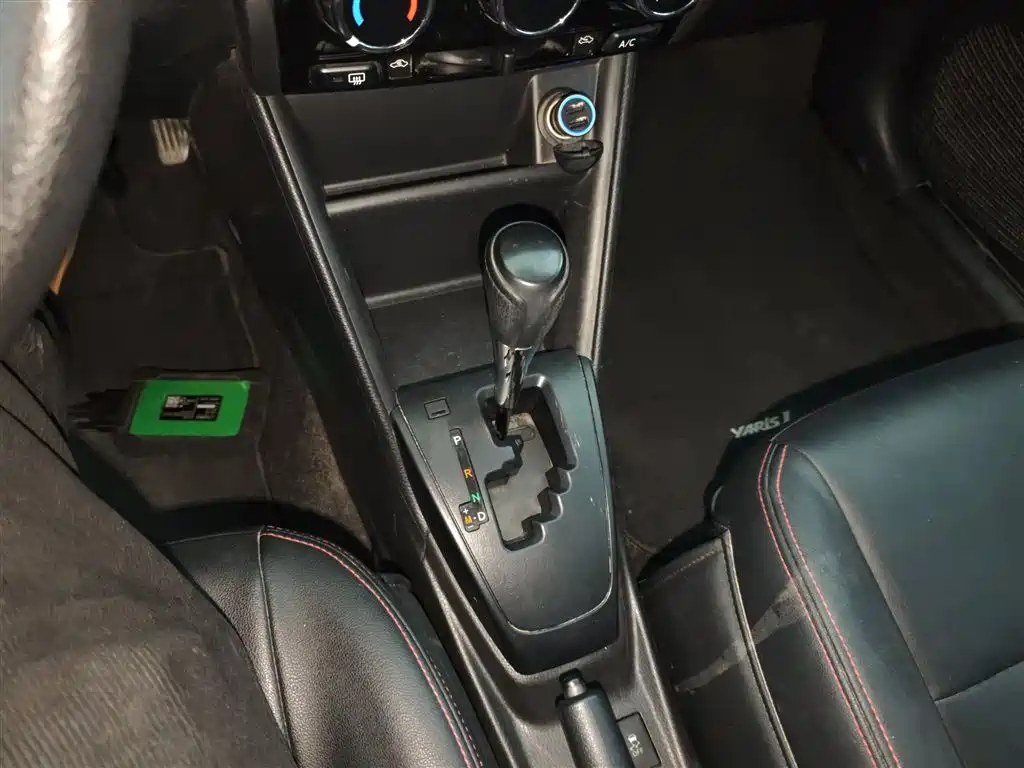 Toyota Yaris L 2020 — фото 10
