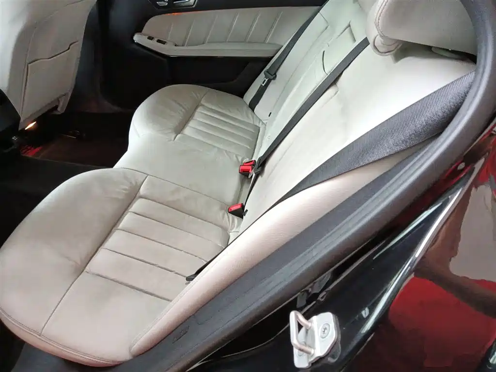 Mercedes-Benz E-Class 2014 — фото 17