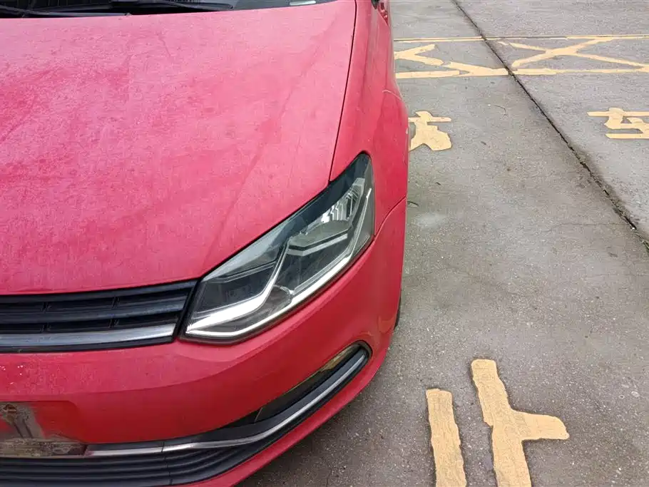 Volkswagen Polo 2015