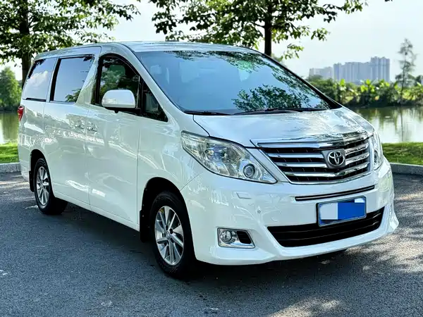 Toyota Alphard 2014