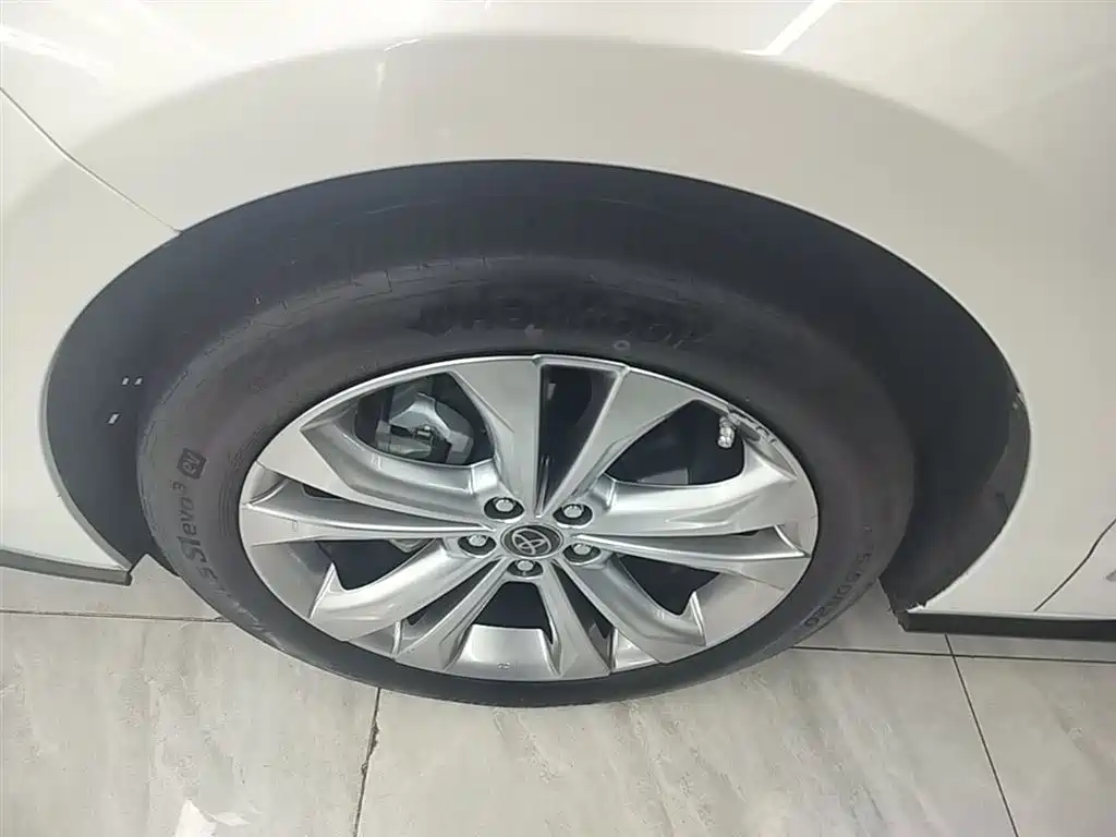 Toyota Sienna 2023 — фото 23