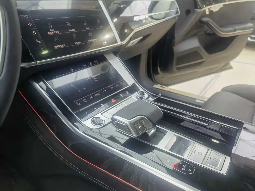Audi A8 — фото 5