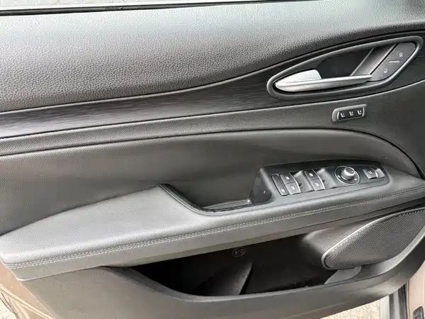 Alfa Romeo Stelvio 2017