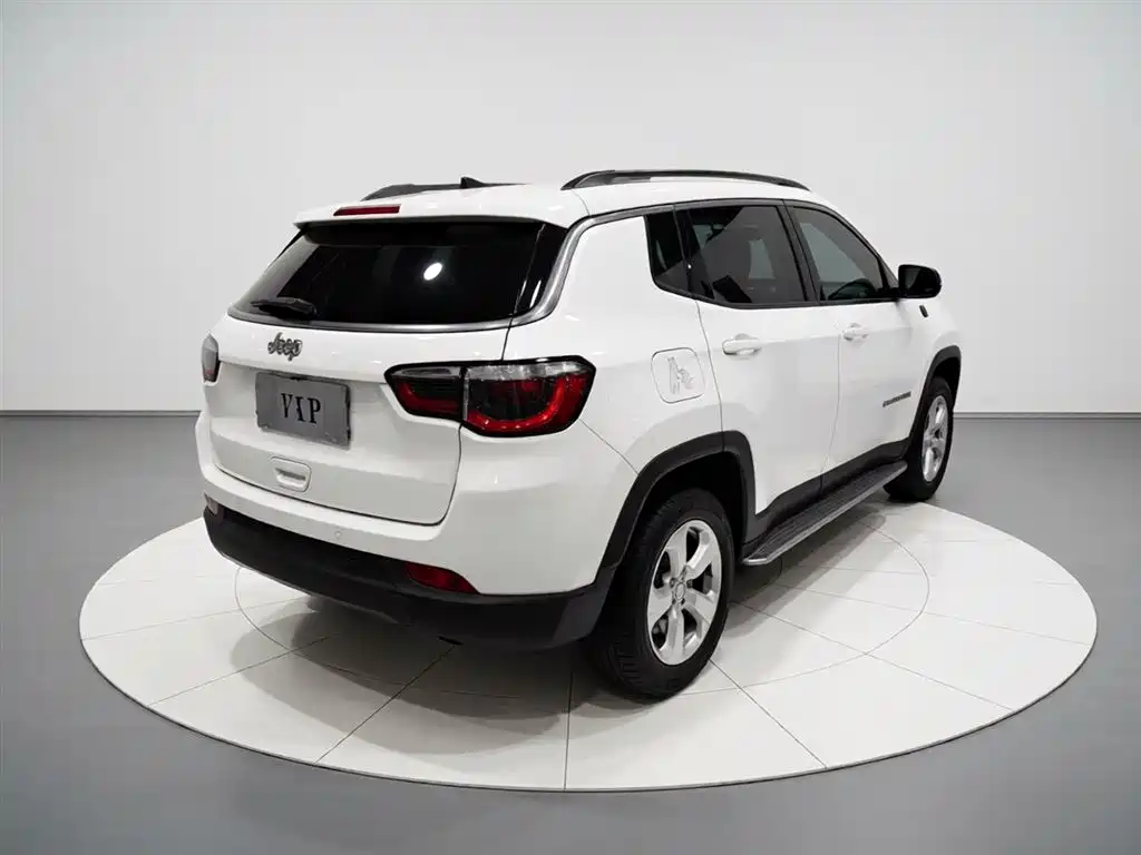 Jeep Compass 2018 — фото 5
