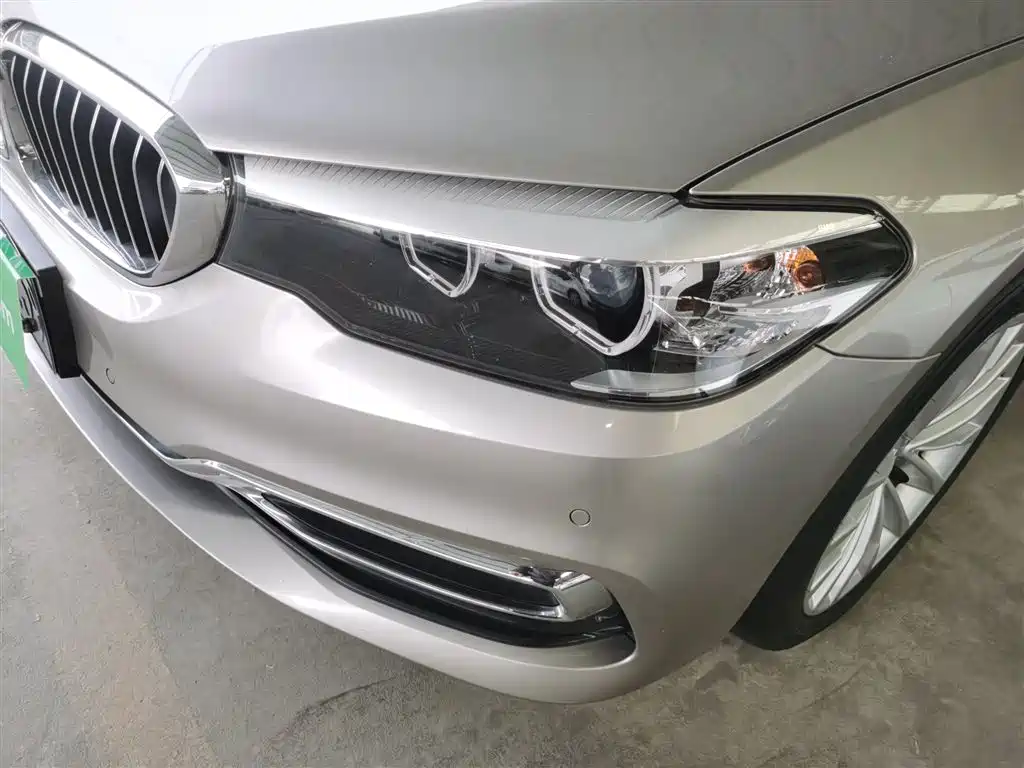 BMW 5 Series 2017 — фото 18