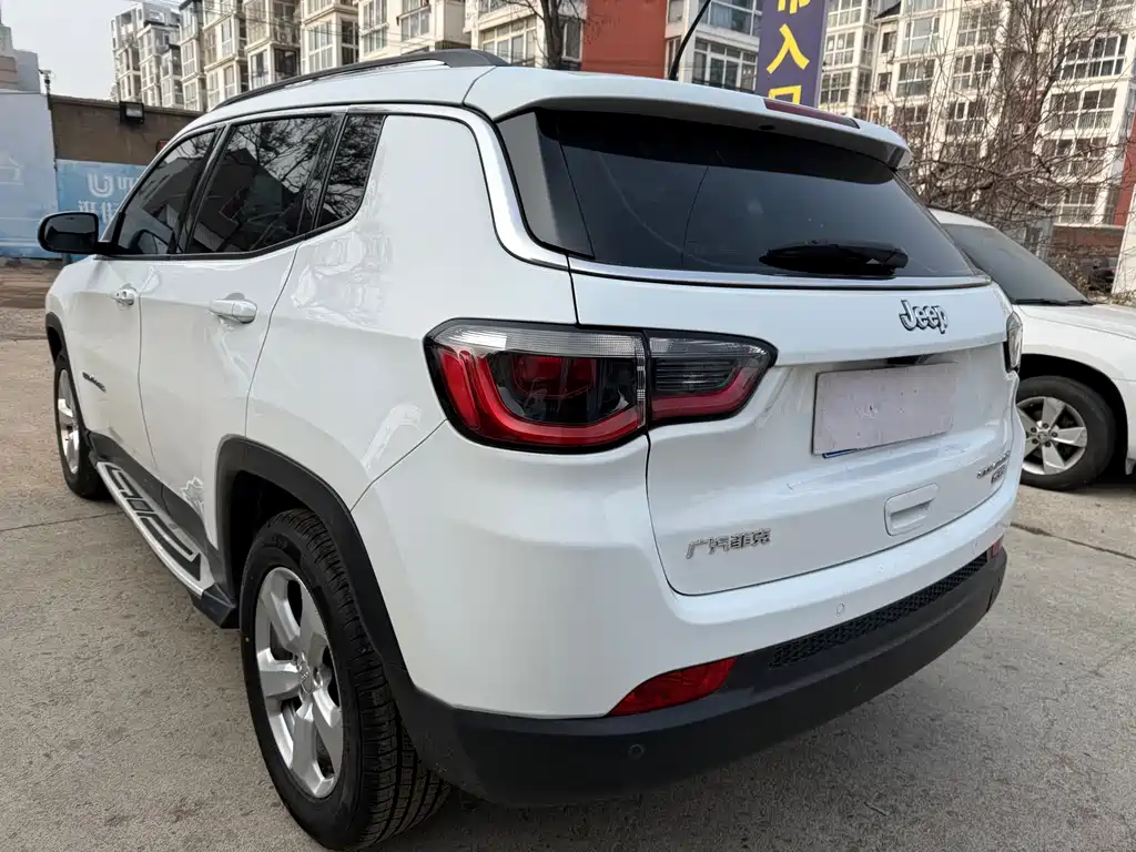 Jeep Compass 2018 — фото 13