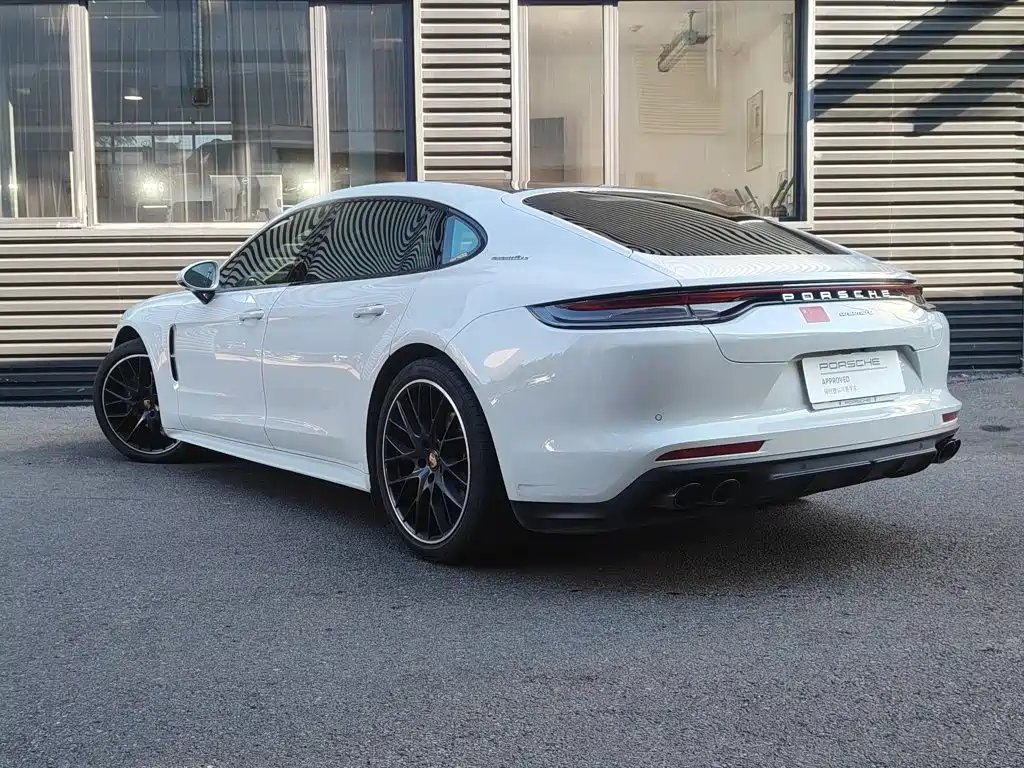 Porsche Panamera 2023 — фото 10