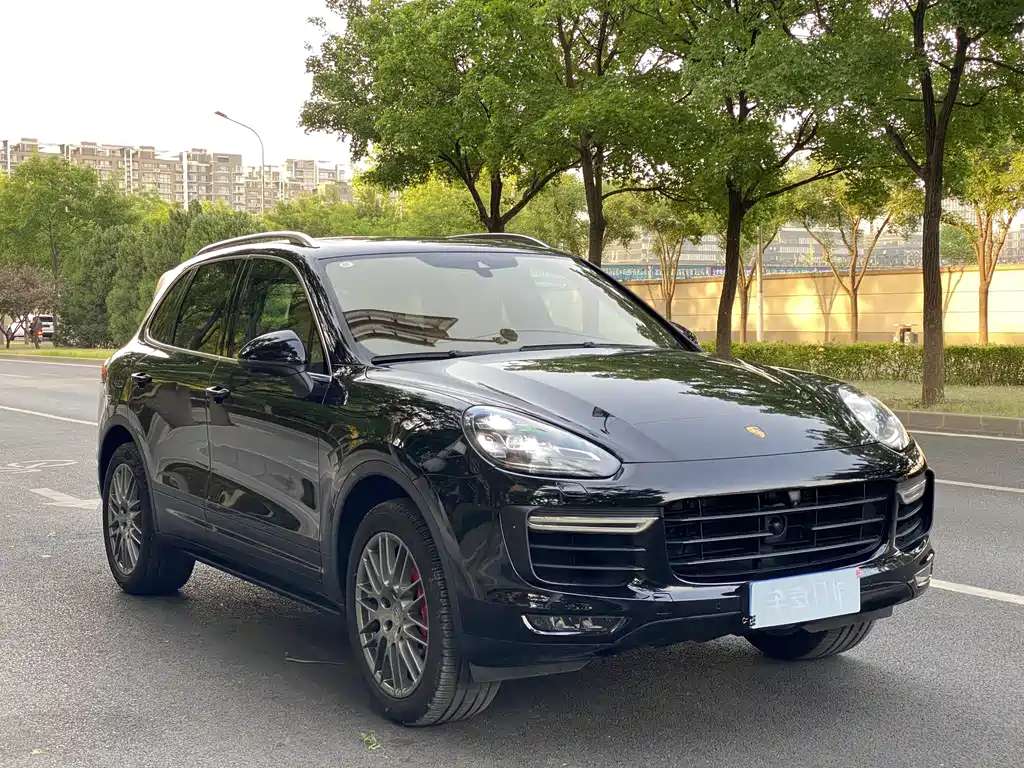 Porsche Cayenne 2018 — фото 12