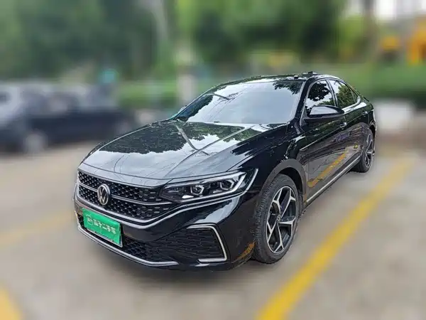 Volkswagen Passat 2024