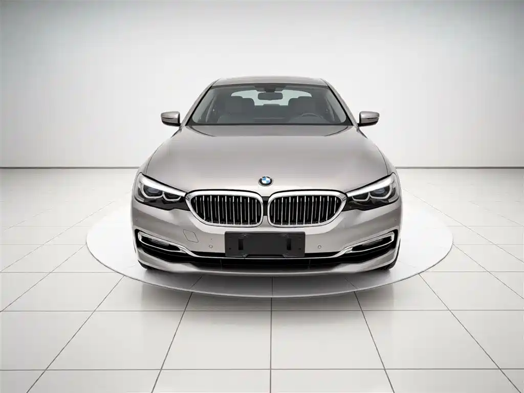 BMW 5 Series 2019 — фото 3