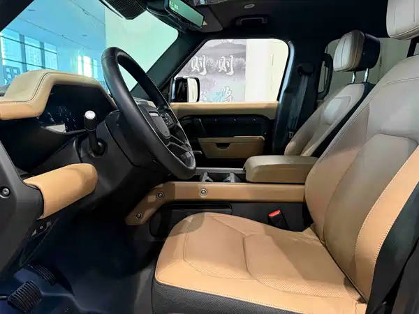 Land Rover Defender 2026