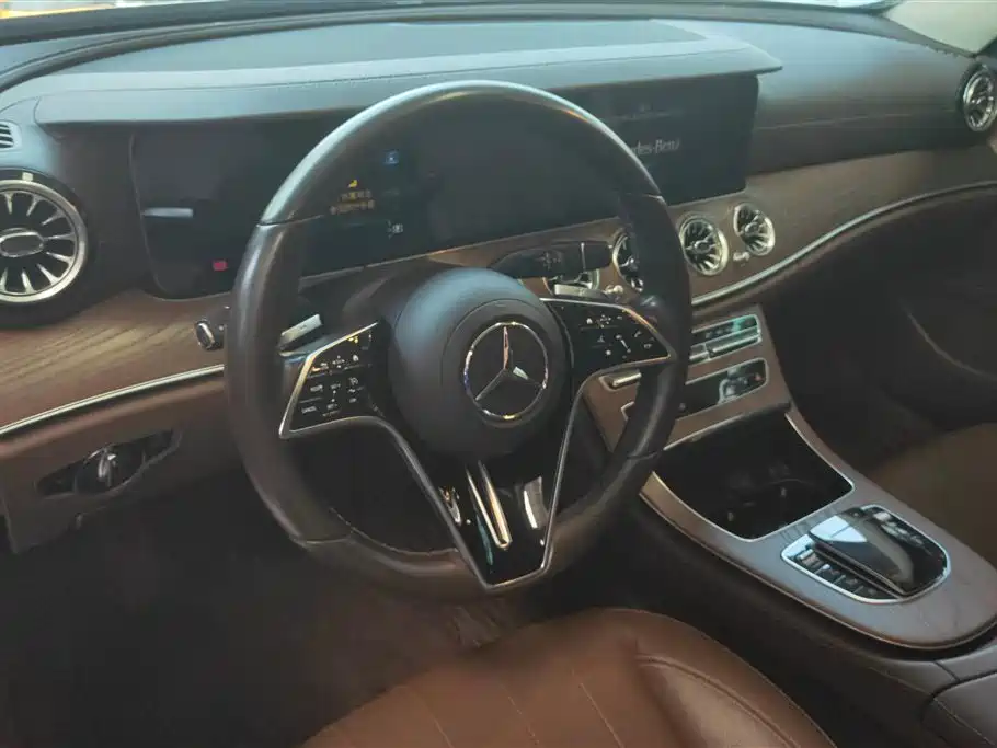 Mercedes-Benz E-Class 2021 — фото 11