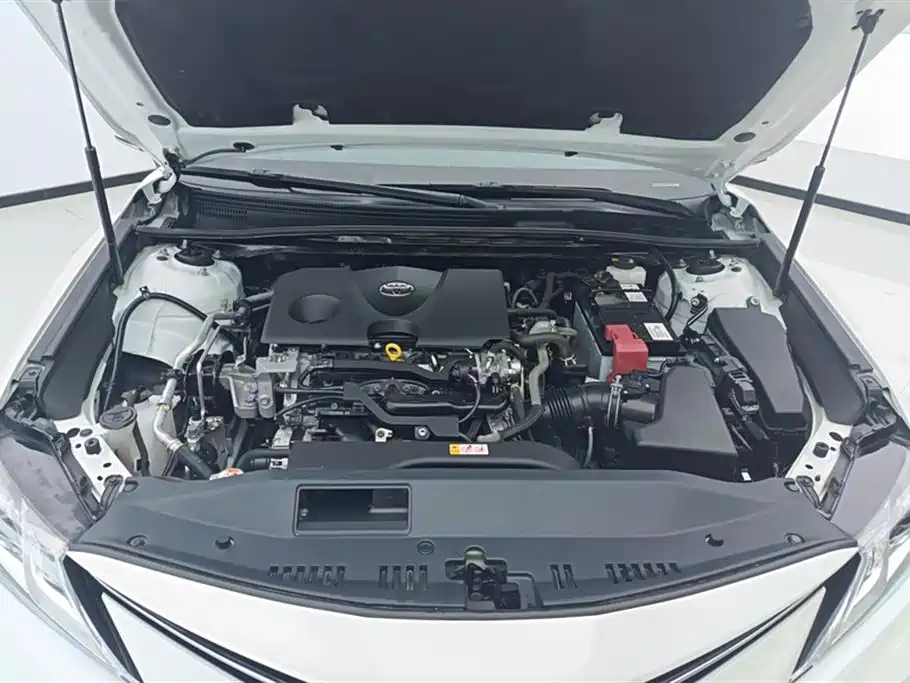 Toyota Camry 2022 — фото 10