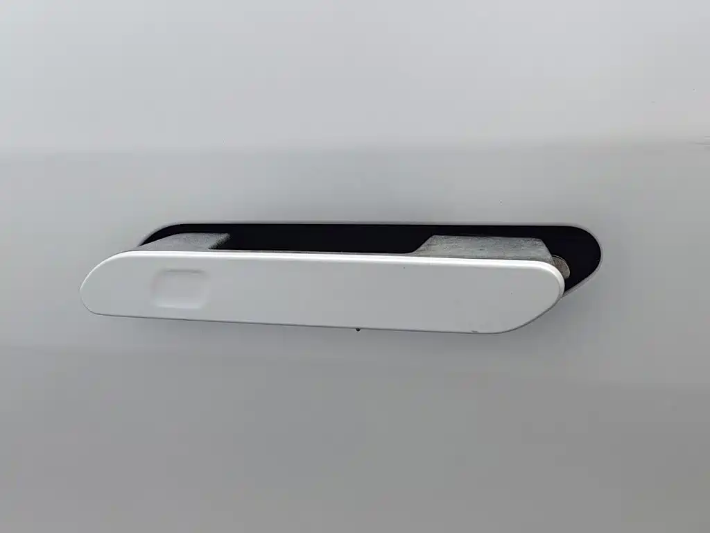 Ford Edge 2023 — фото 18